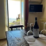 Апартаменты An Tij Sle - Nel Cuore Del Borgo Гуарене